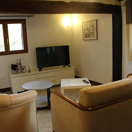 Holiday home Mon Petit Piaf Freneuse-Sur-Risle